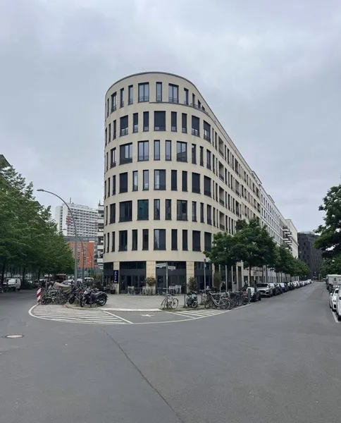 Zuhause mit vier Zimmern und gehobener Ausstattung in Berlin Mitte — photo 1